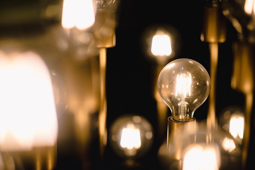 Este QR de tu factura de la luz tiene la clave para pagar menos: te dice qué tarifa es la más barata y así puedes usarlo