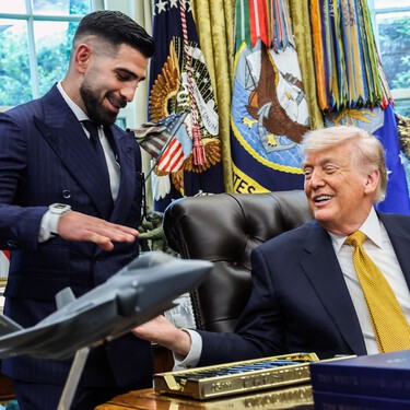 Ilia Topuria paseó un reloj de 100.000 dólares en su encuentro con Trump: una obra de ingeniería que parece desafiar la gravedad 