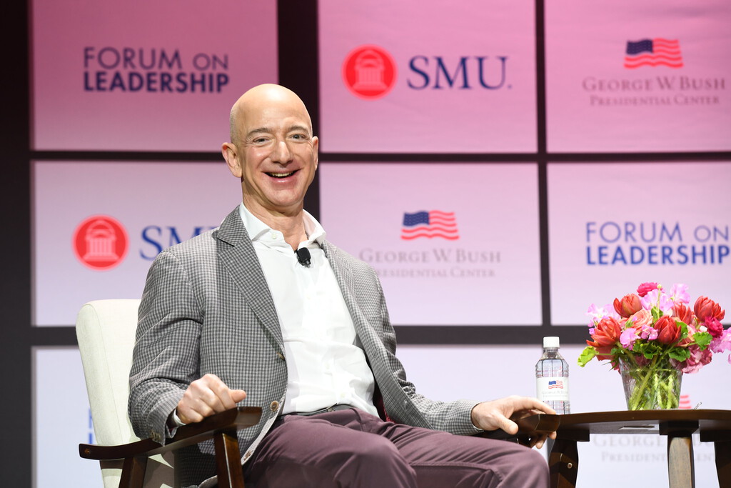 Jeff Bezos pidió a sus padres los ahorros de toda su vida para fundar Amazon. Solo le hicieron una pregunta: "Qué es Internet? 