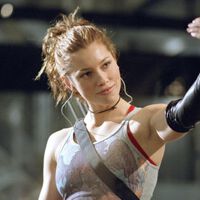 300.000 dólares de equipo destruidos por un tiro imposible. Así fue la inusual "hazaña" de Jessica Biel en el set de una de las peores películas de superhéroes