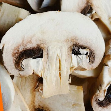 Si cocinaste con champiñones y te sobraron los tallos, no los tires, tienes un tesoro: 5 formas de reutilizarlos