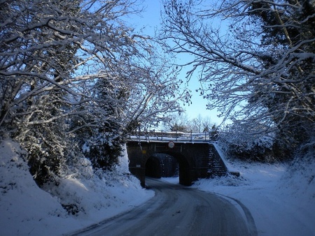 Consejos y trucos para que el hielo en la carretera no te amargue el día