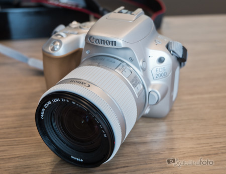 Canon EOS 200D, toda la información y toma de contacto con la nueva réflex de iniciación de llamativo aspecto