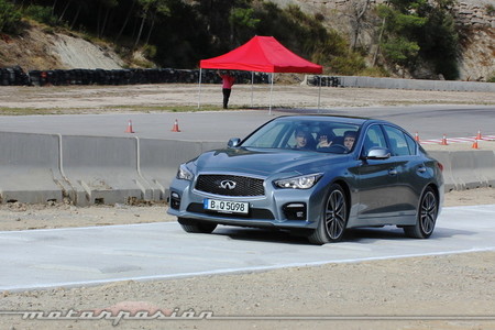 Infiniti Q50, presentación y prueba - con DAS