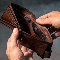 El fin de la pandemia ha llegado a los españoles: el ahorro vuelve a ser ínfimo