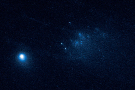 El Hubble capta imágenes de un cometa desintegrándose a 100 millones de km