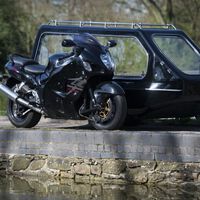 El último adiós sobre una Suzuki Hayabusa: una empresa está haciendo motos fúnebres para dar la ruta final 