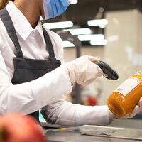 Una cajera robó 6.7 millones de pesos en un supermercado durante dos años. Lo hizo 1,160 veces antes de que la descubrieran 