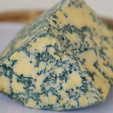 El mejor mejor queso de España en 2026 es artesano, gallego y azul: se hace en un pueblo de la Ribeira Sacra 