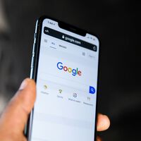 El acuerdo más lucrativo de Apple acaba de mejorar: Google pagará sin poder impedir que Microsoft haga lo mismo