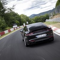 Aquí está el vídeo del nuevo Porsche Panamera de 630 CV marcando un tiempazo de 7:29'81 en Nürburgring