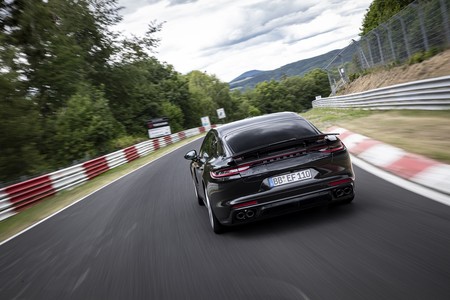 Aquí está el vídeo del nuevo Porsche Panamera de 630 CV marcando un tiempazo de 7:29'81 en Nürburgring