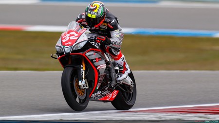 Savadori Aprilia Sbk
