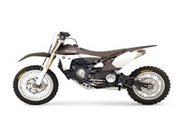 La T-Max se pasa al campo y se llama TCross