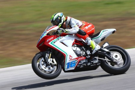 Superbikes San Marino 2015, Jules Cluzel gana en Supersport y aprieta el campeonato