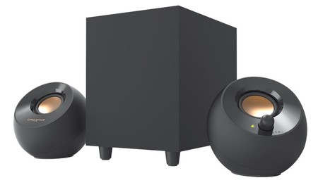 Creative presenta los altavoces de escritorio Pebble Plus, una evolución de los Pebble que mejoran en bajas frecuencias