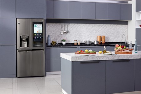 LG lleva sus nuevos frigoríficos InstaView al CES 2020: vienen con hielos esféricos, puerta transparente y pantalla de 22 pulgadas