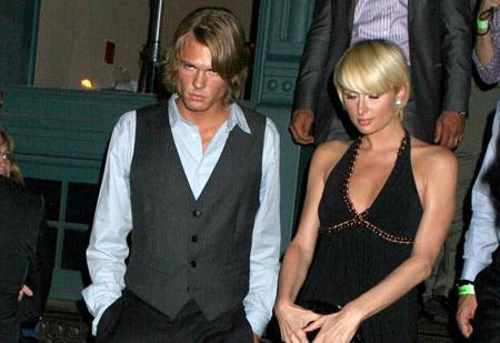 Paris Hilton sale con un (noble) pizzero