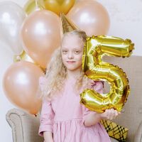 Nadie se presentó a su fiesta de cumpleaños de cinco años, pero la genial idea de su madre evitó que fuera el peor día de su vida