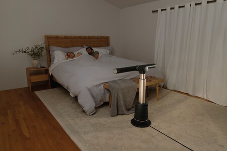 Jpg R Tf202s Inuse Bedroom Horizontal Sleeping Couple