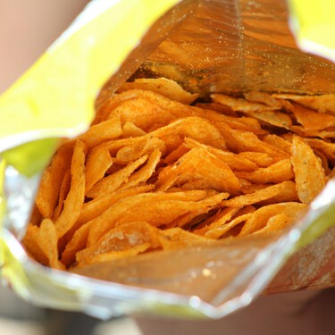 Las patatas de bolsa ya no se cierran con pinzas de tender, sino con este cacharro de Lidl por menos de 5 euros 