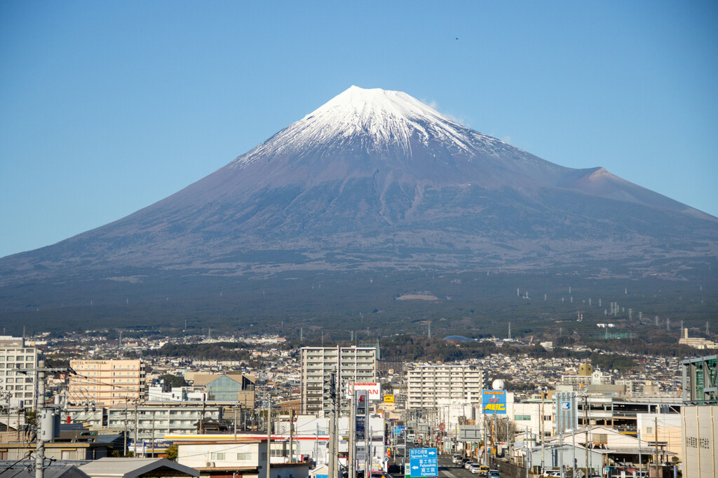 Que el Monte Fuji entre en erupción sería catastrófico, así que el gobierno de Japón ha usado IA para advertir a la población 