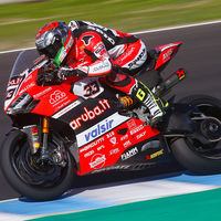 Marco Melandri domina la cuarta jornada de la pretemporada de SBK en Jerez con importantes ausencias