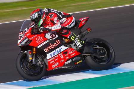 Marco Melandri domina la cuarta jornada de la pretemporada de SBK en Jerez con importantes ausencias