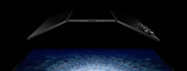 Samsung publica el unboxing oficial del Galaxy Z TriFold. Por fin hay algo más que móvil y cable en la caja de un gama alta