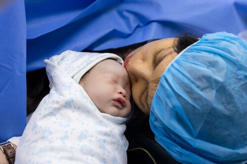 Madrid Lanza Una Ayuda De Hasta 1 000 Euros Por Nacimiento O Adopcion Asi Queda Frente A Galicia O Castilla Y Leon