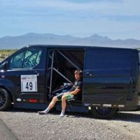 A 320 km/h en carretera abierta con una Ford Transit, la última locura de Guy Martin