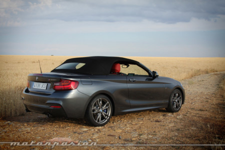 BMW M235i Cabrio 27