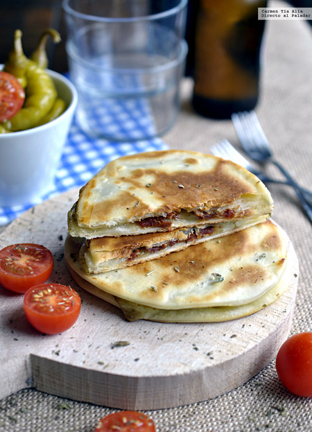 Pastel de pizza en sartén. Receta fácil y rápida