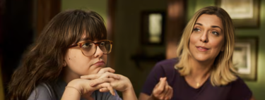 Si quieres mejorar la autoestima de tu hijo adolescente, no te olvides de decirle estas tres frases 