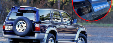 Antes de las cámaras de marcha atrás obligatorias, Japón ya tenía un sistema analógico y súper efectivo que te permitía verlo todo y no aparcar de oído 