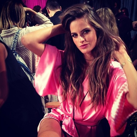 Fotos y más fotos del backstage del desfile de Victoria's Secret... ¡calentando motores!