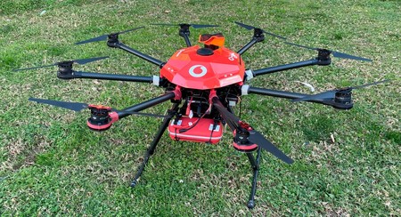 El 5G de Vodafone mantiene en el aire una red de drones en Benidorm, primera vez en un entorno urbano real