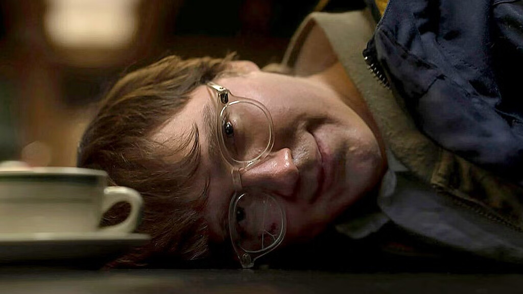 ¿Te diste cuenta? Riddler de The Batman utilizó un objeto que llevó Jim Carrey hace 30 años en Batman Forever 