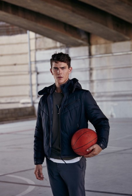 El look book de Mango Man nos trae a la mente el deporte durante la temporada, al menos en nuestros estilismos