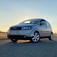 El pequeño Audi A2 cumple 25 años. Un coche que iba a cambiar las reglas y fue tan brillante como incomprendido