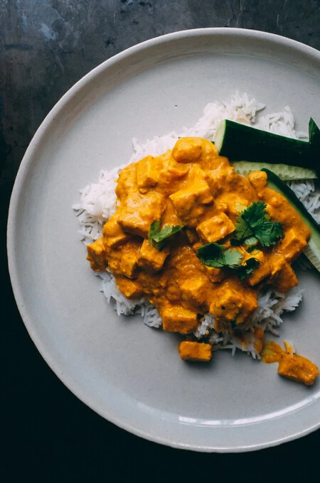 Esta receta de pollo al curry en 10 minutos lo tiene todo: es exótica, rápida y fácil