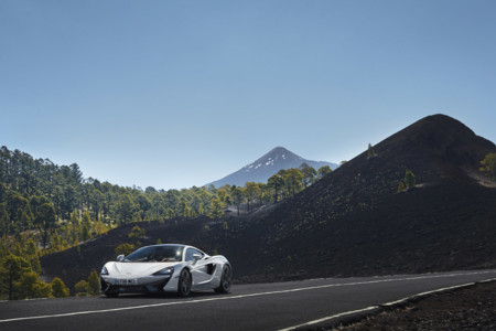 El McLaren 570GT pasea por Tenerife en estas 24 espectaculares imágenes