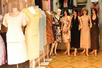 El hombre (o la mujer) anuncio para beneficio de las marcas