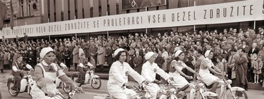 ¿Por qué las mujeres conducen menos motos?