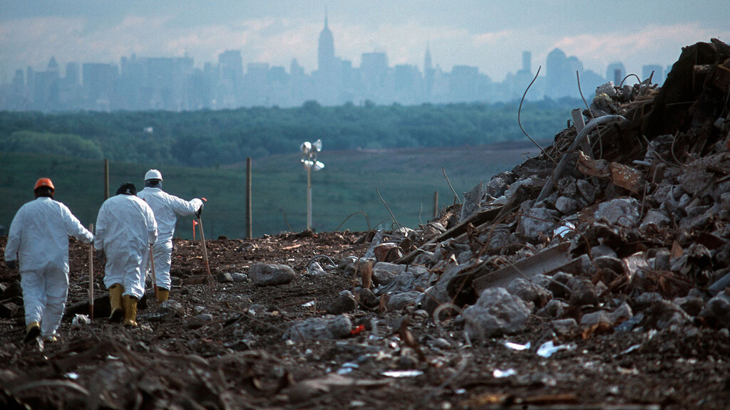 En 1948, Nueva York empezó a tirar basura frente a Manhattan. 53 años después, el monstruo va a convertirse en algo tres veces más grande que Central Park
