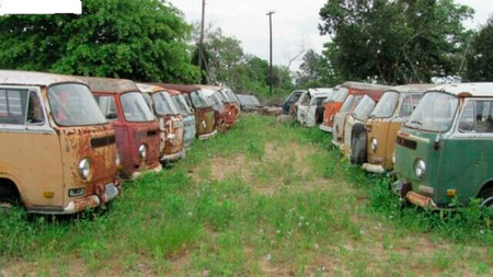 Paraíso para coleccionistas: más de 50 furgonetas Volkswagen clásicas a la venta... ¡por 300.000 euros!