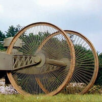 Rusia quiso ganar la Primera Guerra Mundial con un tanque de 9 metros de alto en forma de triciclo. Solo consiguió oxidarse en un bosque 