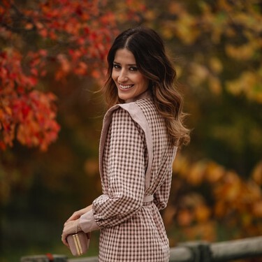 El cottagecore vuelve en la primavera 2026: Mango y Sfera tienen el vestido de invitada que vas a querer lucir en todas las celebraciones