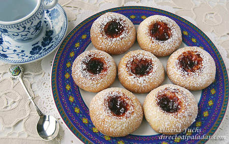 Galletas "huella del pulgar" con mermelada para picar dulce. Receta