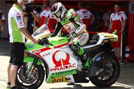 MotoGP Gran Bretaña 2012: una de vueltas a rueda o con la caña